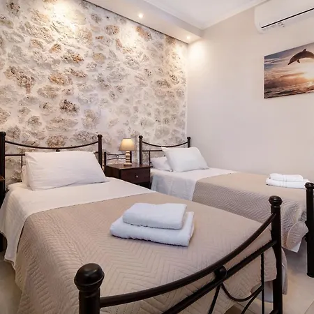 Goudis Irida Villa *