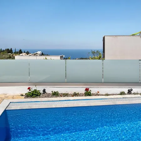 Goudis Irida Villa *