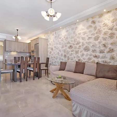 Goudis Irida * Lefkada City
