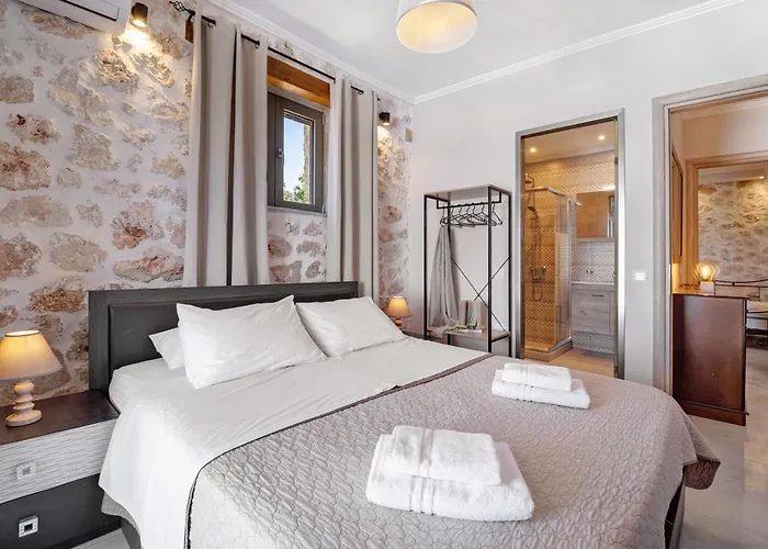 Goudis Irida Villa *