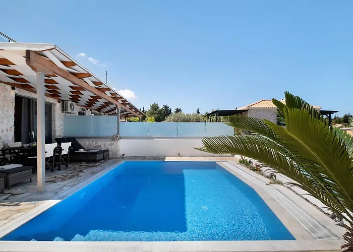 Goudis Irida Villa *